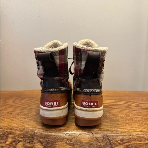 Women’s Sorel Tovoli waterproof boots Red plaid. Size 7. - Picture 3 of 5